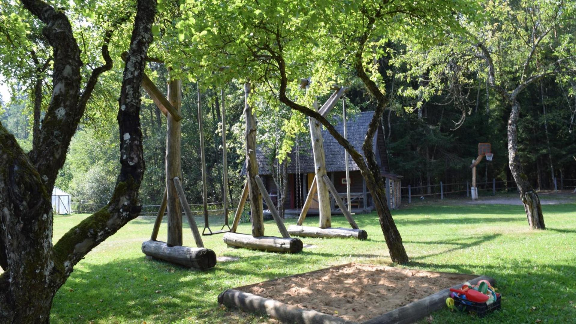 Hostal Labanoro Pasaka - Elenutes Namai Berniunai Exterior foto
