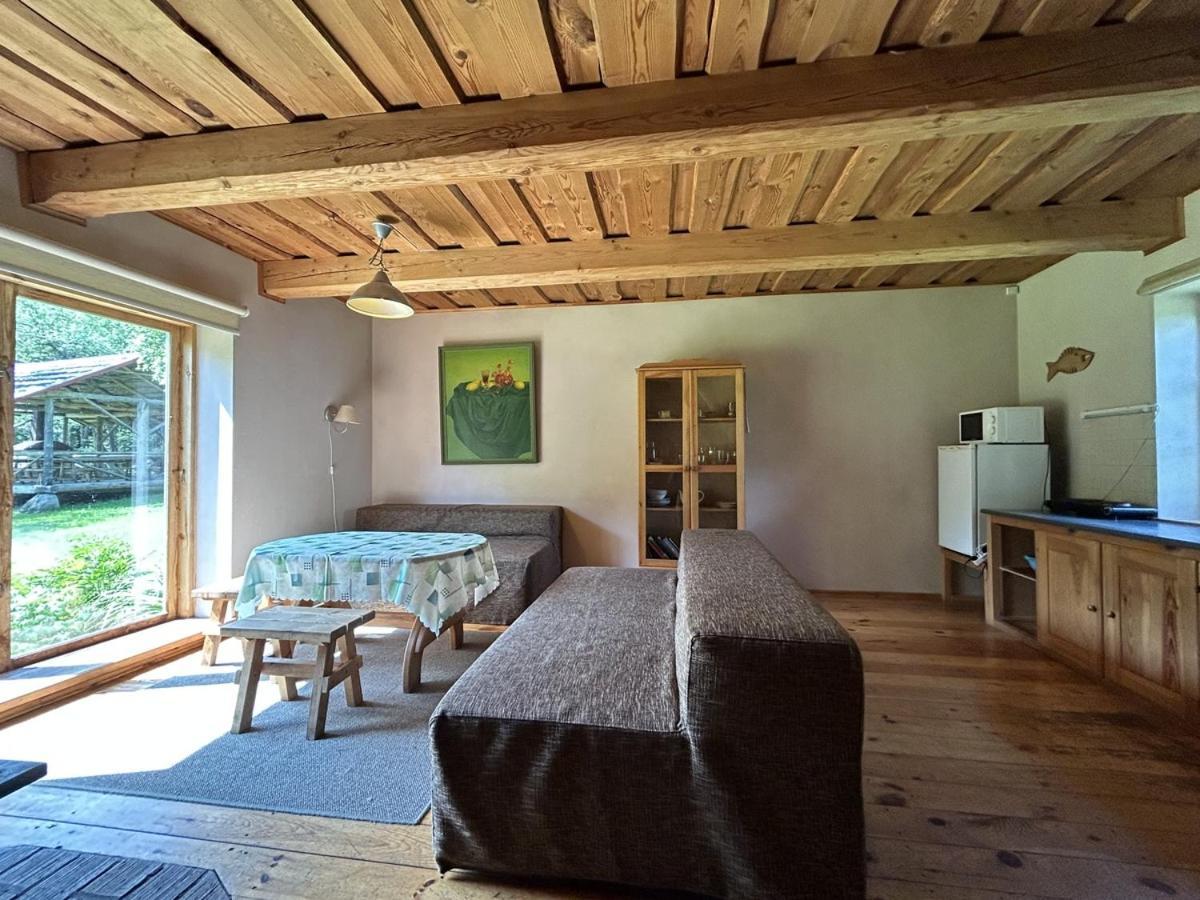 Hostal Labanoro Pasaka - Elenutes Namai Berniunai Exterior foto